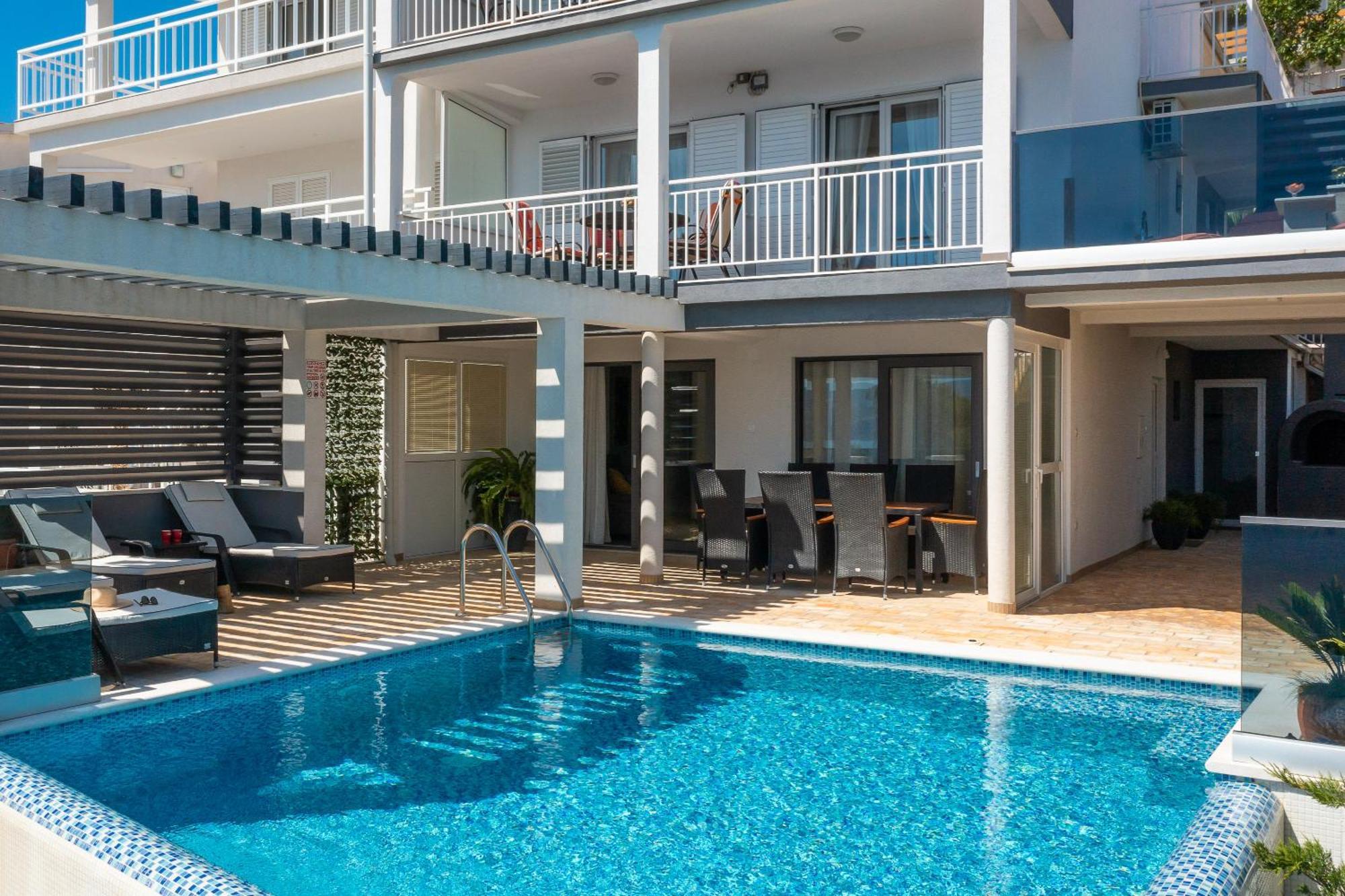 Luxury Seafront Villa With Heated Pool, Jacuzzi, Sea View, 150 M From Beach Stanici Eksteriør bilde