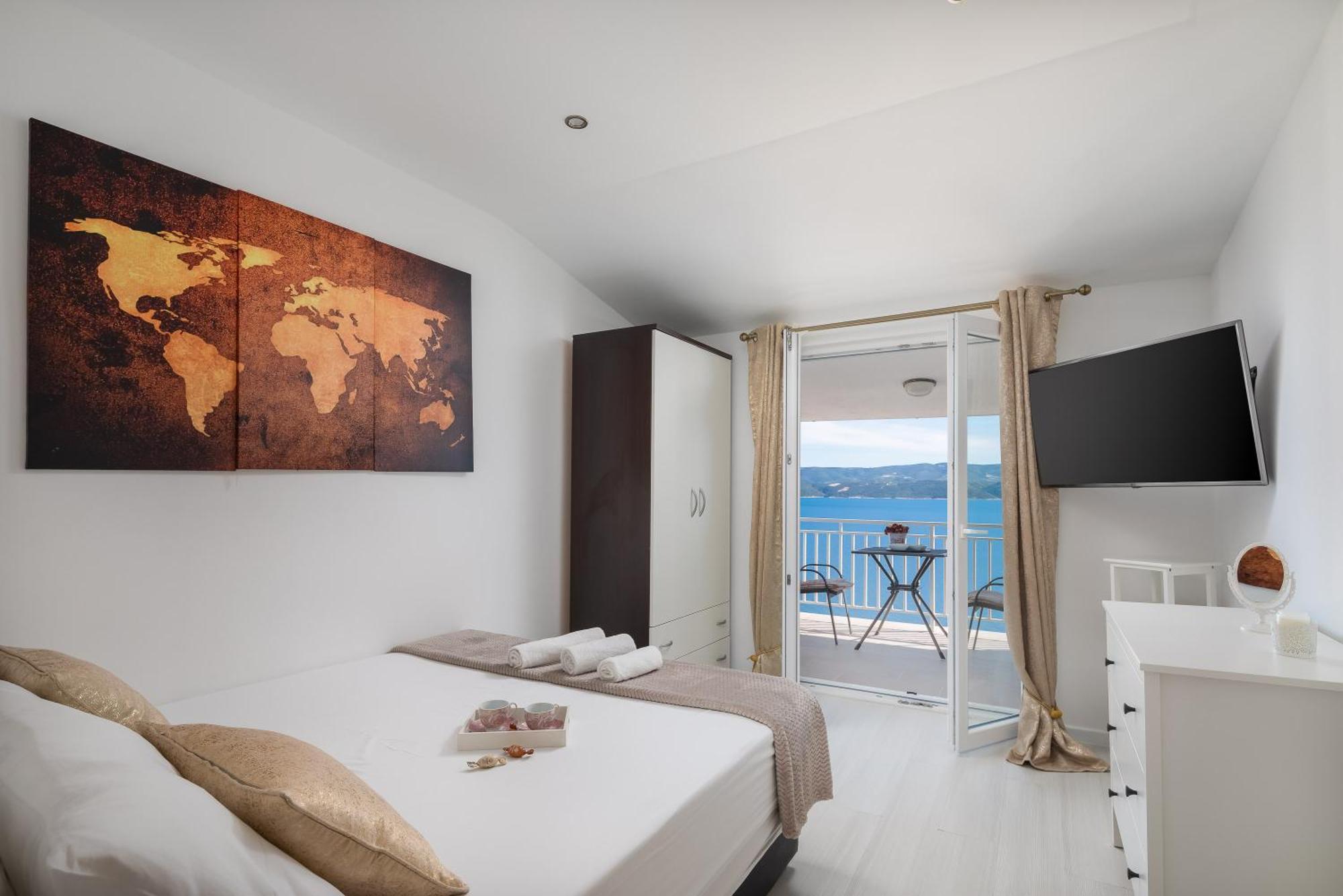 Luxury Seafront Villa With Heated Pool, Jacuzzi, Sea View, 150 M From Beach Stanici Eksteriør bilde