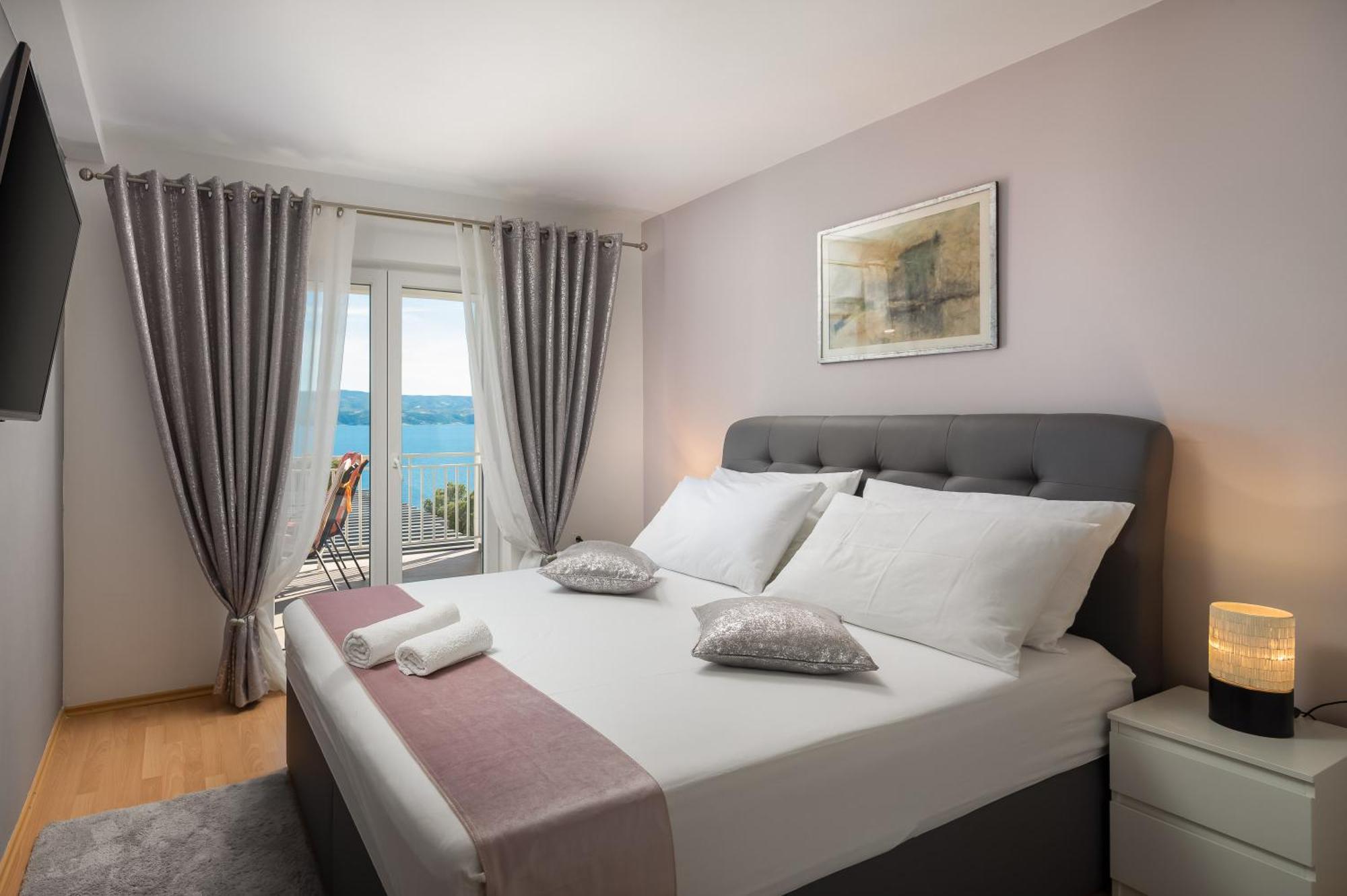 Luxury Seafront Villa With Heated Pool, Jacuzzi, Sea View, 150 M From Beach Stanici Eksteriør bilde