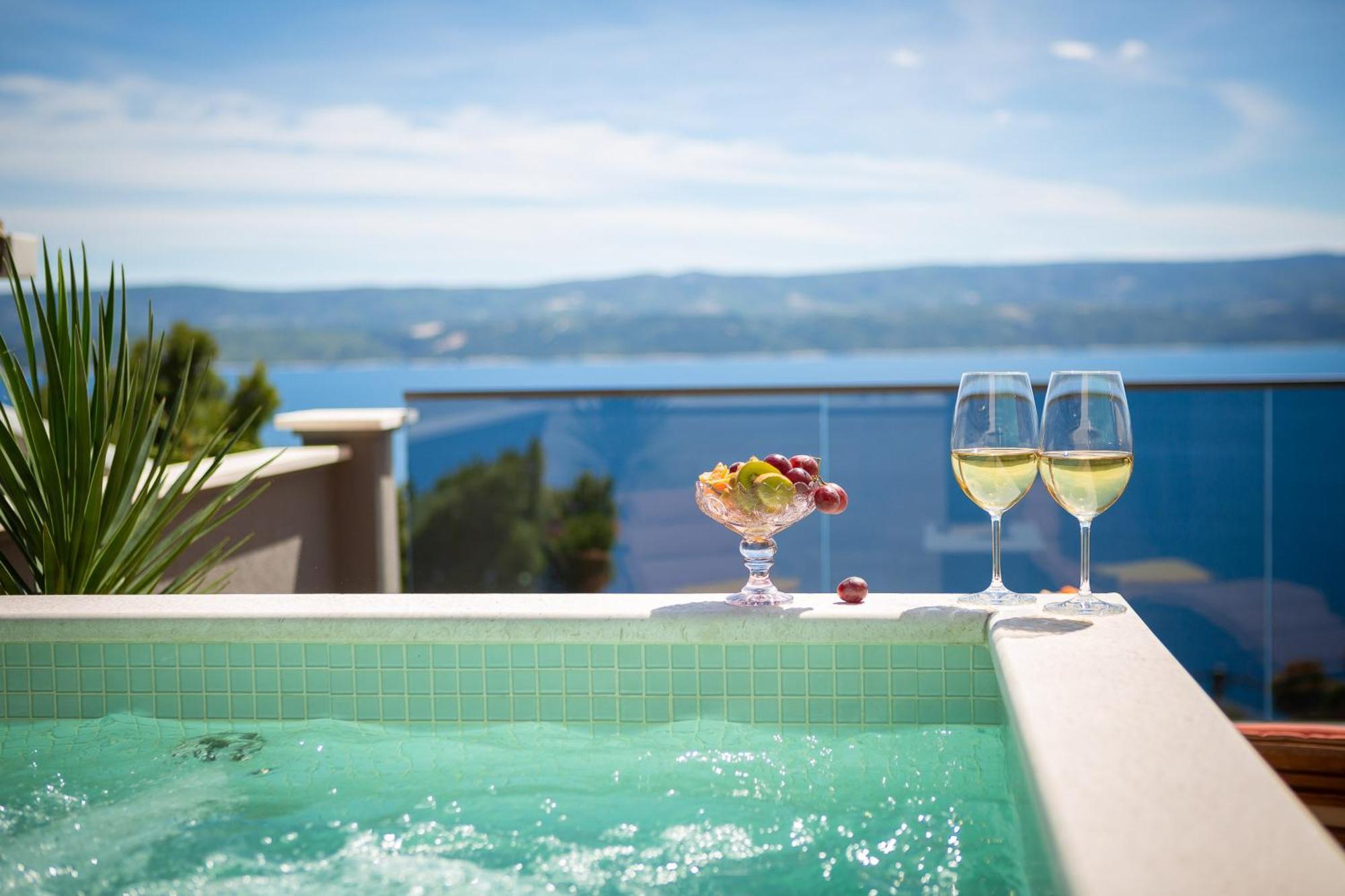 Luxury Seafront Villa With Heated Pool, Jacuzzi, Sea View, 150 M From Beach Stanici Eksteriør bilde