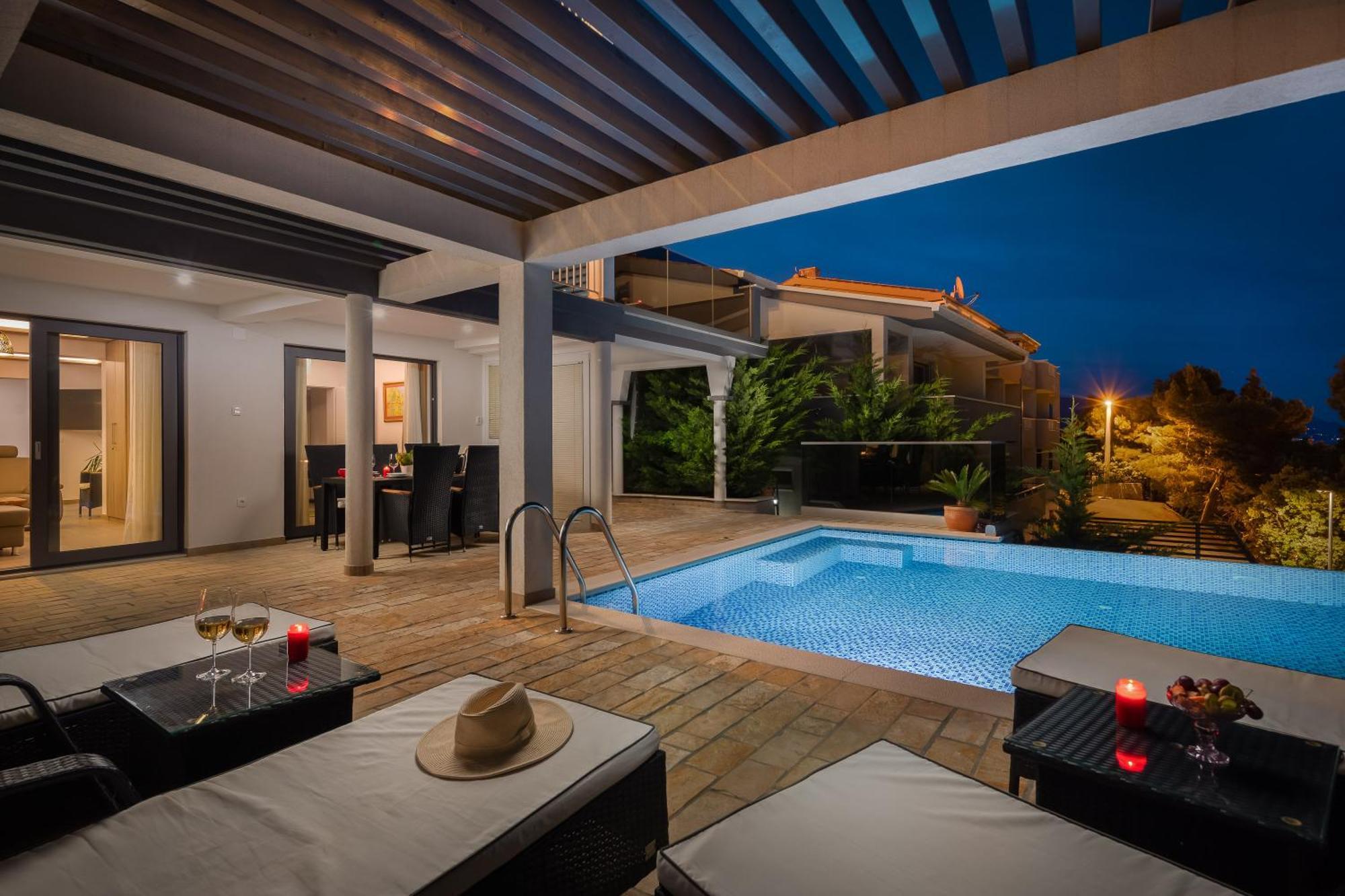 Luxury Seafront Villa With Heated Pool, Jacuzzi, Sea View, 150 M From Beach Stanici Eksteriør bilde
